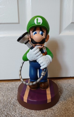 First figures luigi - 4,